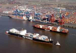 Viele Schiffe tummeln sich im Bremerhaven