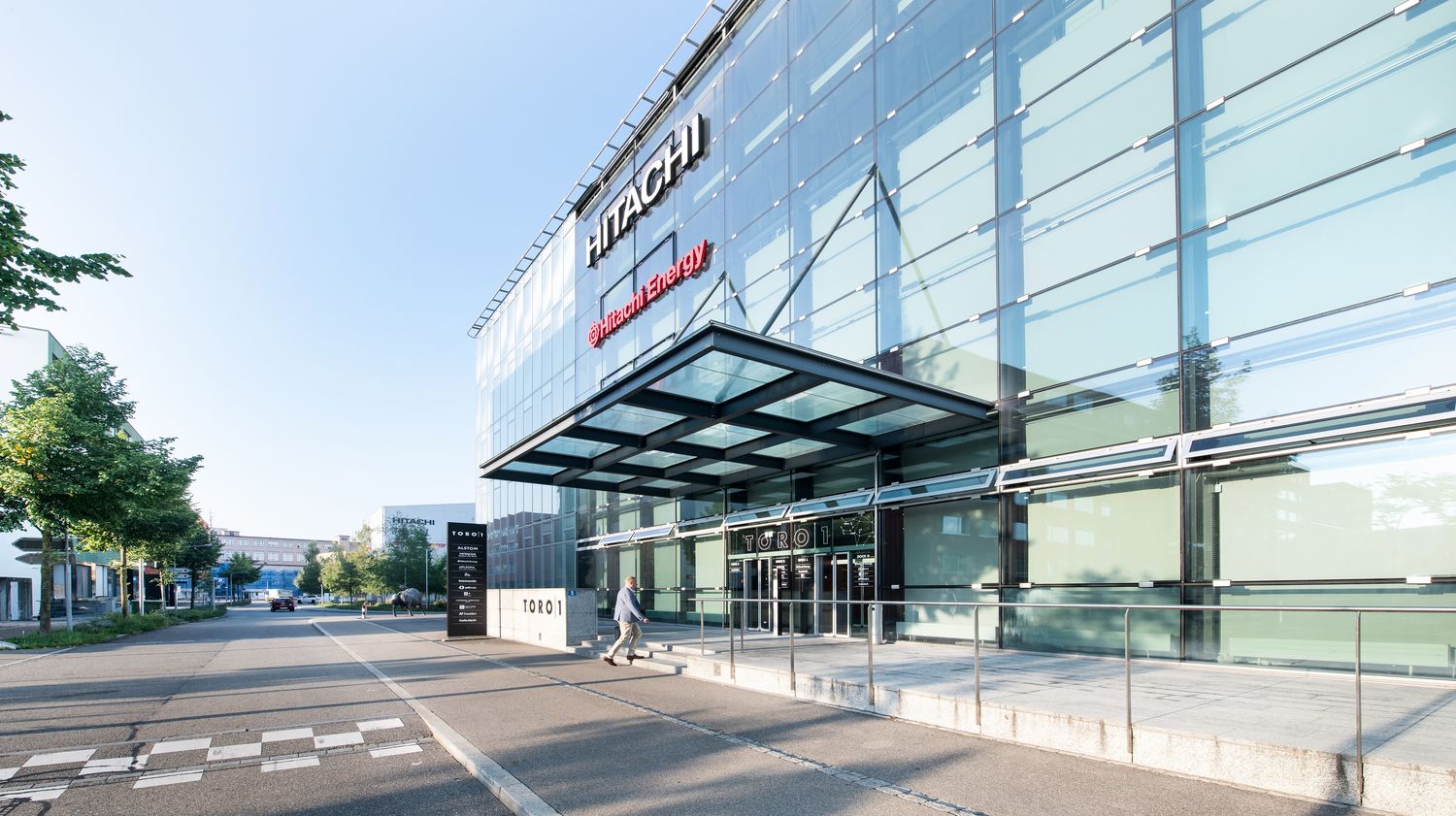 Fassade des Hitachi Energy Headquarter, Zürich, Schweiz