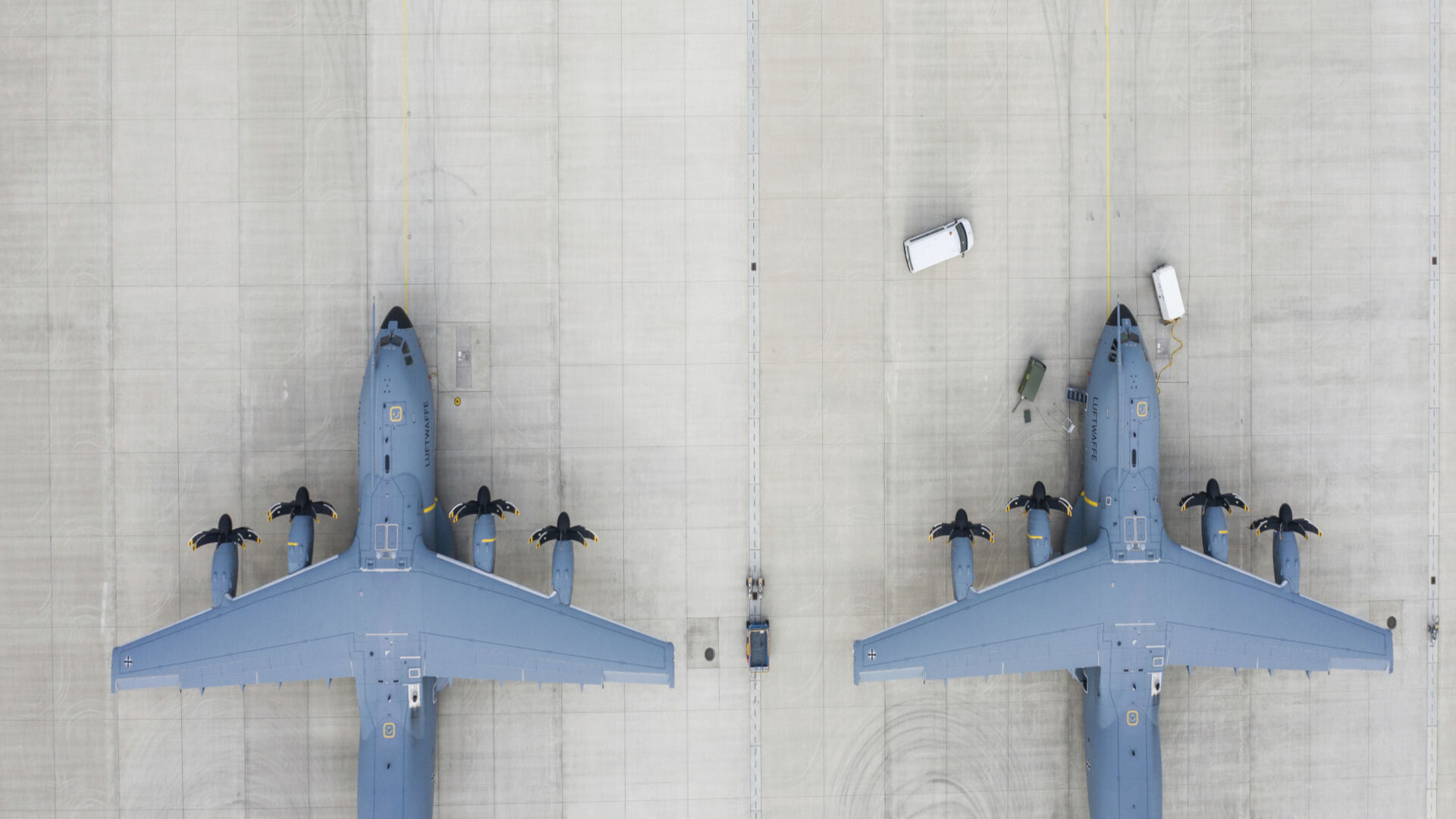 zwei Airbus A440M Atlas Transportflugzeuge geparkt